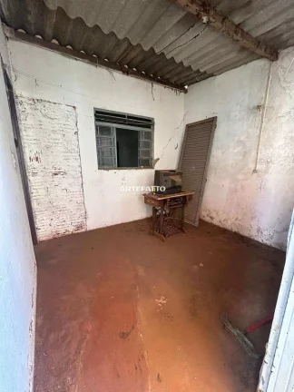Imagem Casa à venda, com 8 quartos, 240m2
