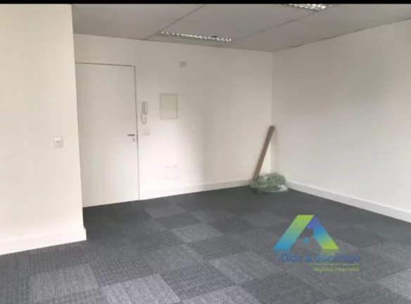Imagem Sala Comercial em área nobre de Moema!