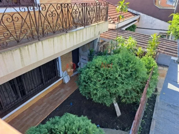 Imagem Sobrado espaçoso bem localizadoà venda no bairro Assunção, São Bernardo do Campo, com 3 dormitórios, sendo 1 suíte, 5 vagas, 246 m².
