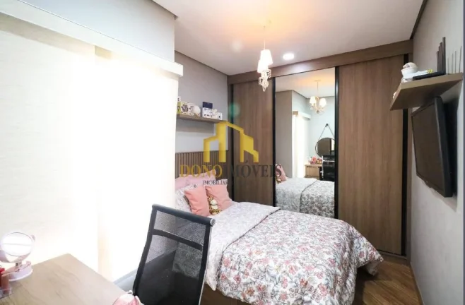 Imagem Sobrado amplo com 215 m², 3 dormitórios, Bairro Ceramica, SCS
