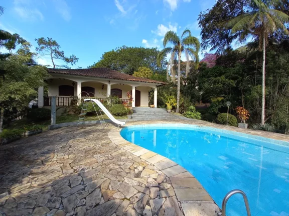 Imagem CASA COM 18.000M2, PISCINA - NOVA FRIBURGO.