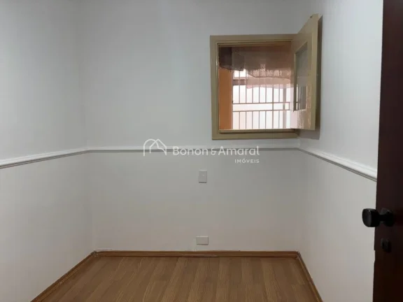 Imagem More com praticidade e excelente localização no coração de Campinas! Este apartamento conta com ...