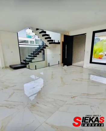 Imagem Casa de luxo em condomínio à venda em Mogi das Cruzes: 4 quartos, 1 suíte, 3 salas, 4 banheiros, 3 vagas, 300m².