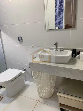 Imagem Charmosa, casa praticamente térrea, 3 suítes, 3 vagas *escritório