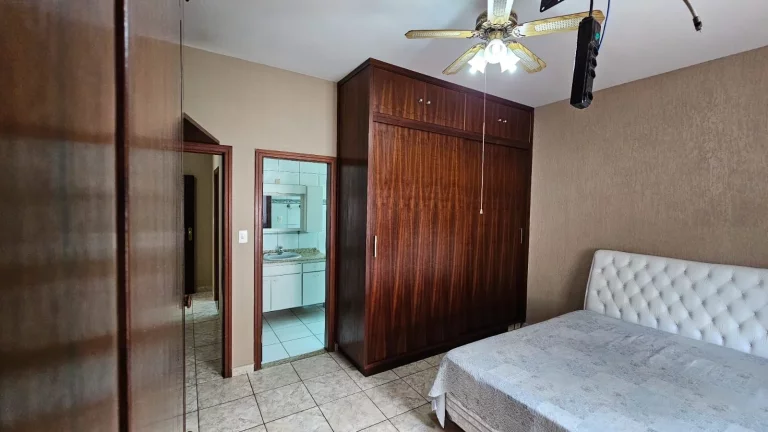 Imagem Casa com 3 dormitórios à venda, 210 m² por R$ 955.000,00 - Chácara do Visconde - Taubaté/SP