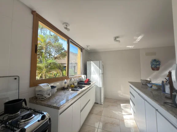 Imagem Sobrado Triplex de 155m² no Saco da Ribeira!!