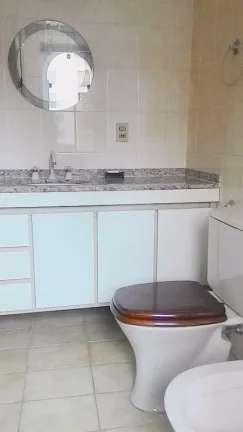 Imagem Praia de Pitangueiras - Local nobre - Ótimo lazer - Alto padrão - 2 vagas - Ampla varanda - 135 m² de área útil.
