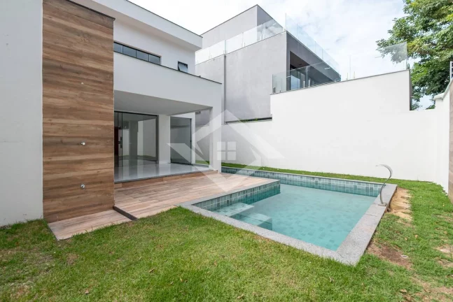 Imagem Casa Duplex 4 Suítes e 317m² no Recreio dos Bandeirantes |