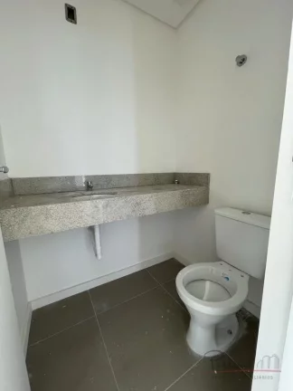 Imagem LINDA SALA COMERCIAL COM VISTA PARA O MAR! Prédio novo, moderno e muito bem localizado! Fácil aces...