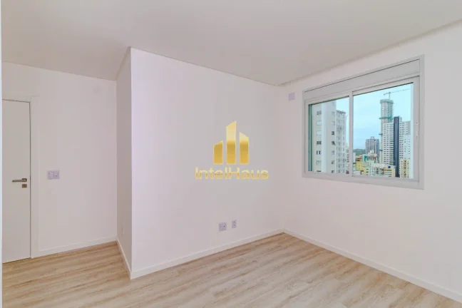Imagem Descubra o Luxo Clássico no Edifício Villa Alba: Seu Refúgio Exclusivo em Balneário Camboriú!
I...