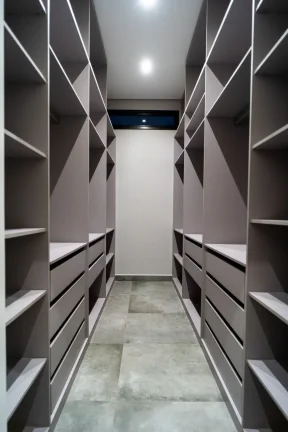 Imagem Imóvel de alto padrão em condomínio à venda em Sorocaba-SP, Jardim Residencial Chácara Ondina: 3 quartos, 3 suítes, 3 salas, 4 banheiros, 2 vagas, 212m².