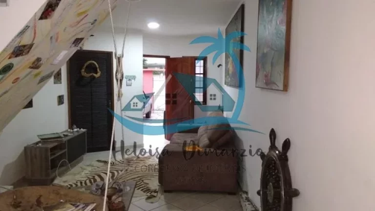 Imagem Sobrado com 98m² a venda na Barra da Lagoa em Ubatuba, 2 dormitórios, 3 banheiros, 3 vagas de garagens.