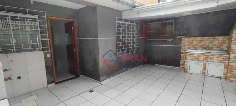 Imagem Casa com 3 dormitórios à venda em Araucária/PR
