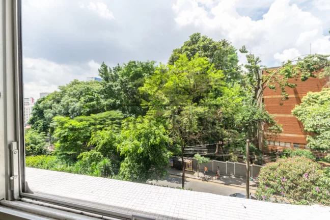 Imagem Apartamento em frente ao Mackenzie com 156m², 3 dormitórios (1 suíte) e 1 vaga.