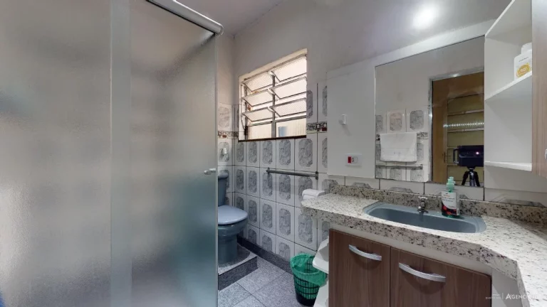 Imagem Sobrado Ipiranga - 220 m² - 3 Dormitórios - 1 Suíte - 2 Vagas