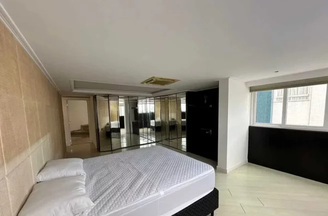 Imagem Cobertura Duplex com 5 dormitórios sendo 4 suítes e 4 vagas de garagem em Balneário Camboriú