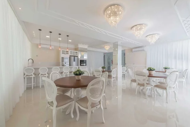 Imagem Apartamento com 3 suítes e 3 vagas de garagem em Meia Praia - Itapema/SC