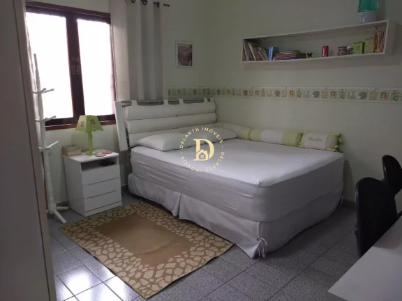 Imagem Casa - Jardim Ismênia - 3 Dormitórios (1 suíte) - 220m² - São José dos Campos/SP