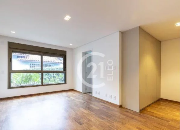 Imagem Casa em condomínio, 4 suítes, 690 m²
