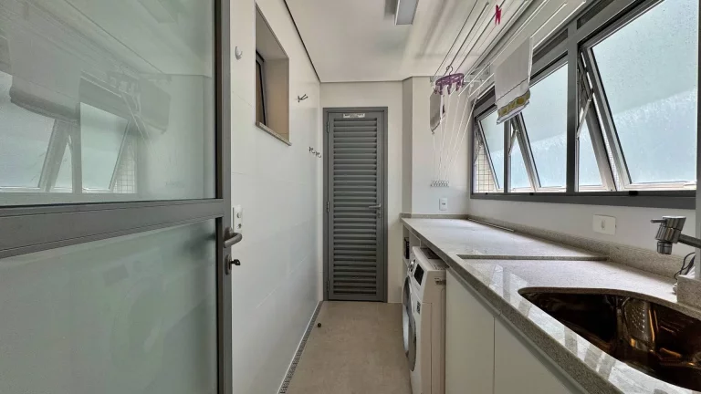 Imagem Apartamento com 2 dormitórios à venda, 87 m por R$ 3.500.000,00 - Riviera