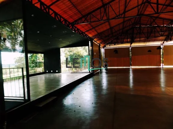 Imagem VENDE-SE CHACARA PARA EVENTOS ( EXCELENTE OPORTUNIDADE PARA INVESTIMENTO )