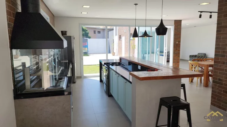Imagem Casa Térrea à Venda em Condomínio com 4 Quartos e Piscina em Jundiaí/SP