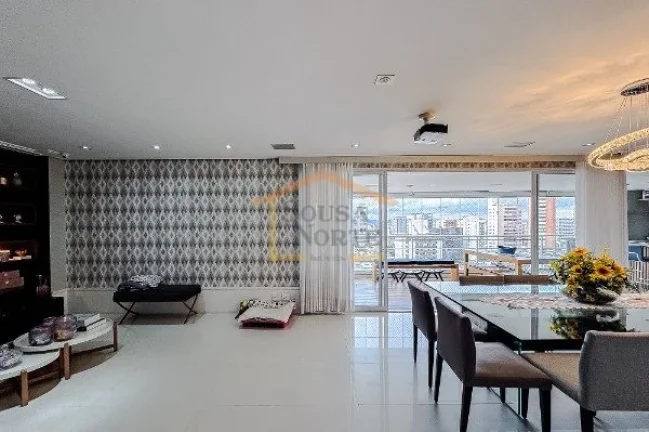 Imagem Apartamento de 227 m², com 3 dormitórios, sendo 3 suítes, sendo a master com banheira, escritóri...