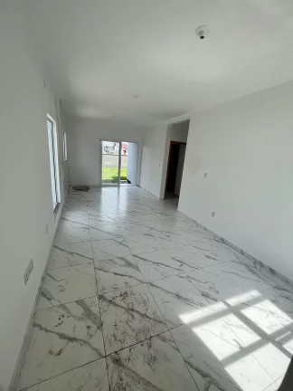 Imagem Linda casa 3 quartos sendo 1 suíte em ótima Localização de Sapiranga