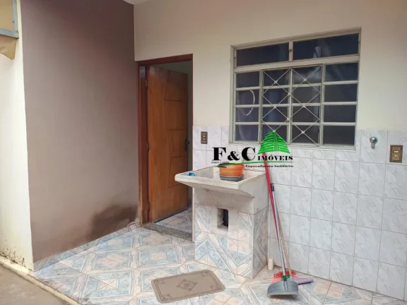 Imagem Casa para Venda em Limeira, Vila Queiroz, 4 dormitórios, 1 suíte, 2 banheiros, 4 vagas