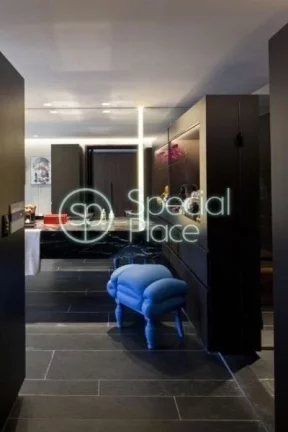 Imagem O apartamento se assemelha a uma casa, mas de um jeito absolutamente atual e urbano, com imensas por...