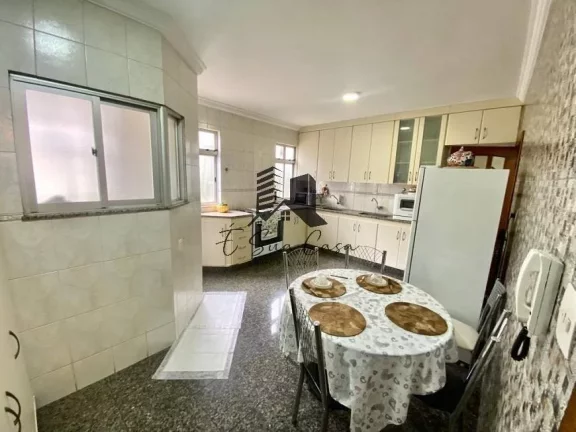 Imagem Casa de 4 quartos Bairro Castelo, Belo Horizonte