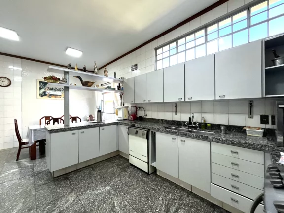 Imagem Sobrado para venda em Residencial Baldassari com 5 quartos, sendo 1 suíte, 368m2