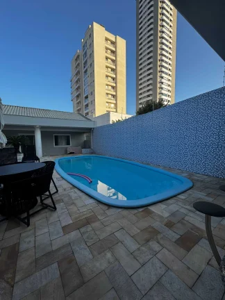 Imagem Casa alto padrão com edícula nos fundos 4 dormitórios sendo 2 suítes 4 vagas no Fiuza Lima em Itajaí