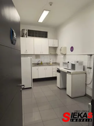 Imagem Galpão para locação no bairro Maranhão, São Paulo-SP: 6 salas, 4 banheiros, 1 vaga de garagem e 1.614m² de área.