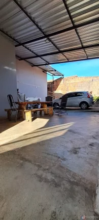 Imagem Casa de Esquina à Venda no Bairro Barreiro – Patos de Minas/MG | 3 Quartos (1 Suíte com Closet), 240m² de Terreno | Aceita Permuta