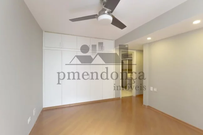 Imagem Apartamento à venda na Rua Itacolomi com 3 quartos ( 1 suíte ) e 2 vagas, 143m2