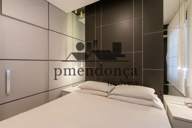 Imagem Apartamento reformado no primeiro andar em prédio charmoso da Ru Dr Gabriel dos Santos