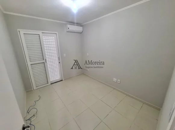 Imagem Casa Condomínio Residencial Thina à Venda em Jundiaí-SP - 3 Quartos, 1 Suíte, 2 Salas, 3 Banheiros, 2 Vagas de Garagem - Jardim Carolina