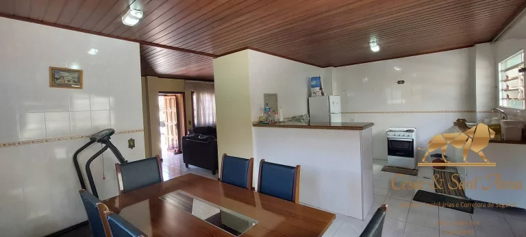 Imagem Linda casa com 04 dormitórios em Campos do Jordão! Oportunidade