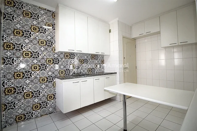 Imagem Lindo apartamento de 97m² à venda no Cambuí, em Campinas! 

Com 3 quartos, sendo 1 suíte, sala a...