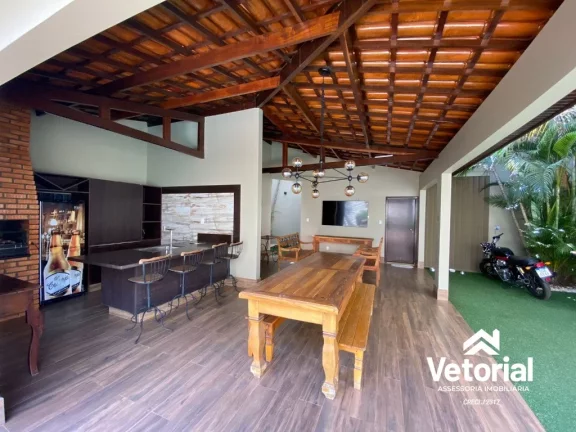 Imagem Casa de luxo à venda em Barreiras-BA, bairro Renato Gonçalves: 4 quartos, 3 suítes, 3 salas, 2 banheiros, 4 vagas, 400m². Confira!