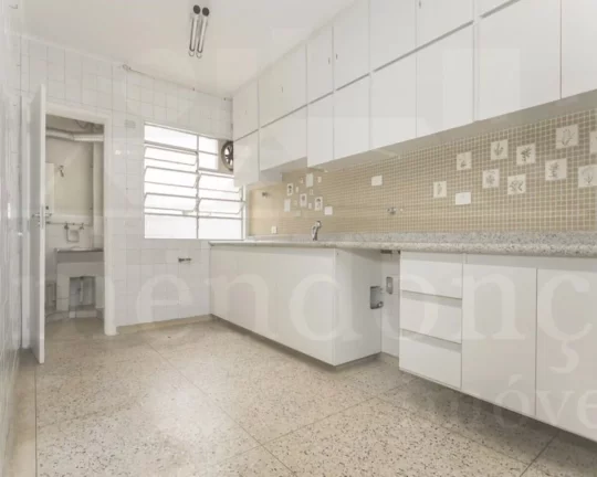 Imagem Apartamento com armários, amplo living para 2 ambientes, lavabo, 3 dormitórios sendo 1 suíte, ban...