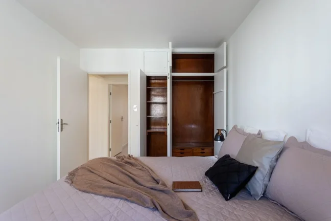 Imagem Apartamento 95M² Reformado, 3Q, 2 Banheiros, 1 Vaga.