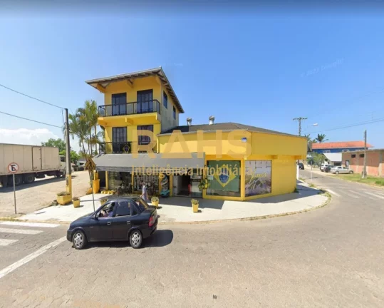 Imagem Ótimo prédio comercial localizado no centro de Barra do Sul, bem próximo ao Porto Balneário Barr...