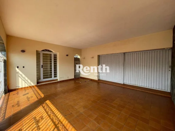 Imagem Casa com 4 dormitórios (2 suítes) à venda, 310 m² por R$ 750.000 - Vila Martins - Rio Claro/SP