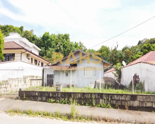 Imagem Extenso terreno localizado na Rua Cristóvão Colombo no bairro Floresta. Com ótima localização b...