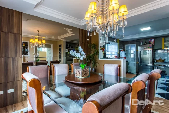 Imagem Casa Residêncial em estilo Neoclássico - Bairro Rebouças - 432,00m2 - R$ 1.800.000,00