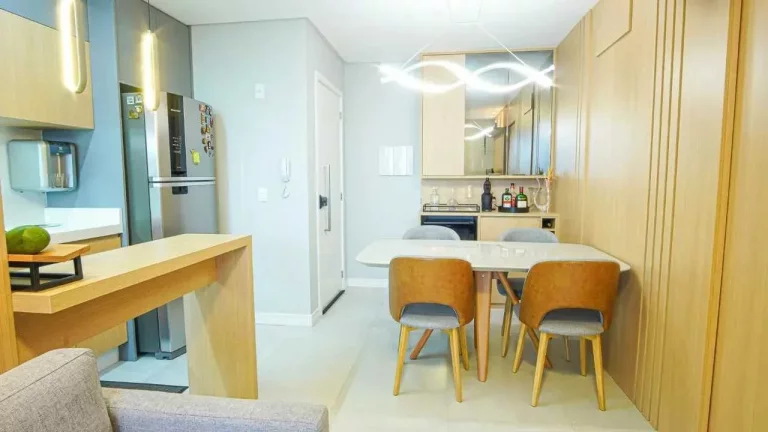 Imagem Apartamento com 3 dormitórios sendo 1 suíte e 2 vagas de garagem no Bairro São João em Itajaí