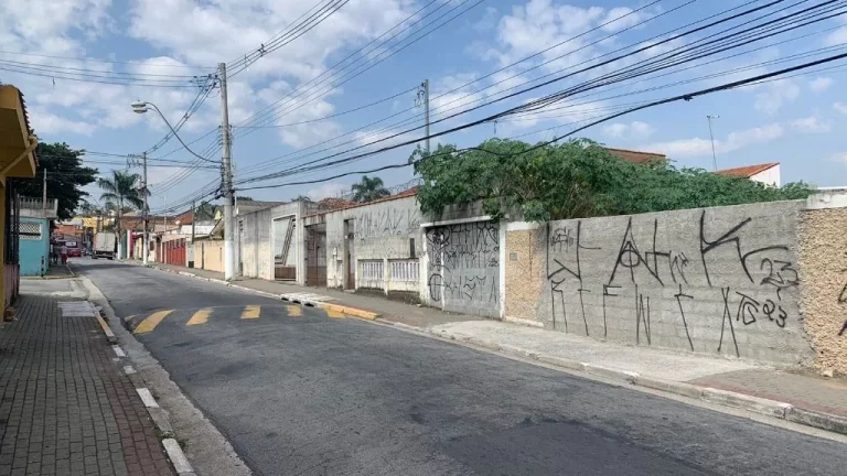 Imagem Terreno à venda, 625 m² por R$ 850.000,00 - Centro - Poá/SP