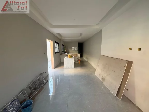 Imagem Casa à venda em Praia Grande-SP, bairro Aviação, 3 quartos, 1 suíte, 1 sala, 2 banheiros, 1 vaga, 175m²